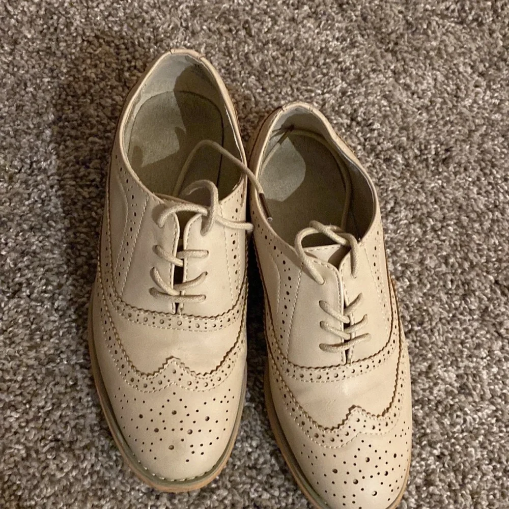 Women’s wingtip shoes - Picture 6 of 6